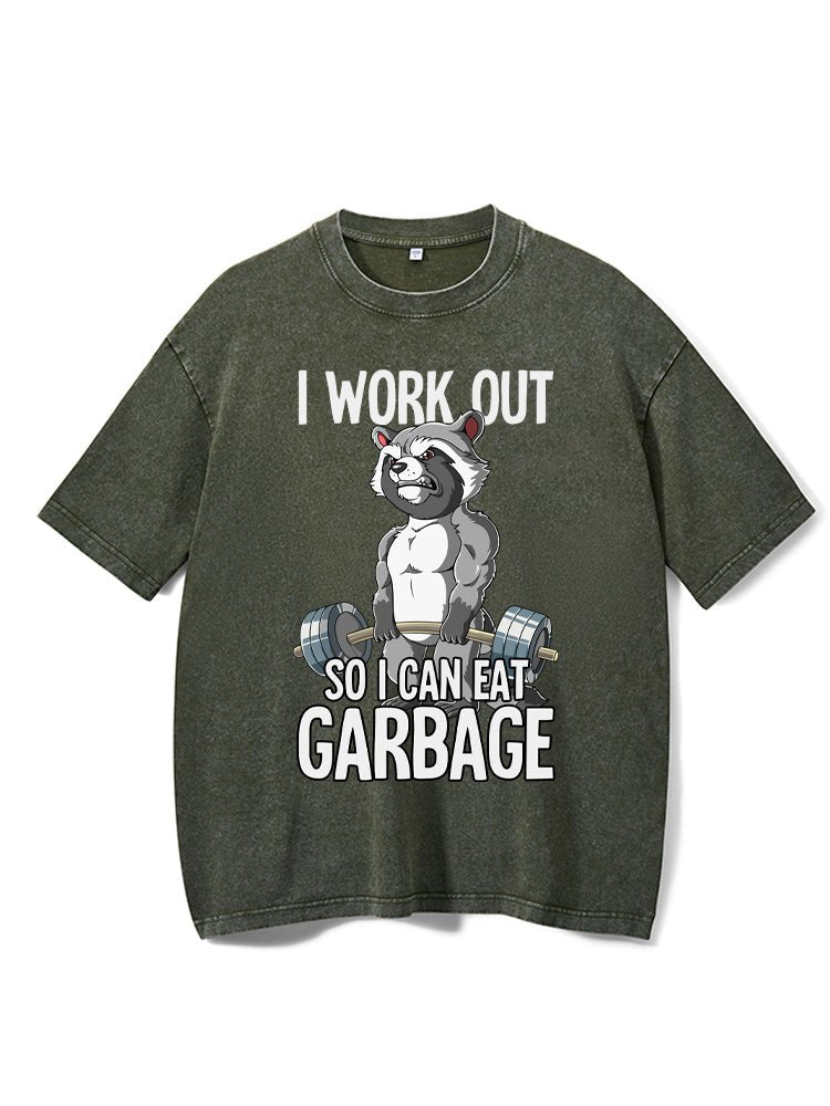Je m’entraîne pour pouvoir manger de la malbouffe T-shirt de sport délavé - Gymfit