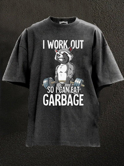 Je m’entraîne pour pouvoir manger n’importe quoi T-shirt de sport délavé - Gymfit